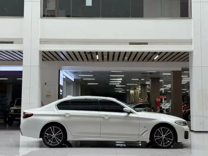BMW 5 Series 2022 Model Facelift 530Li Leading Model M Sports Set – фото 7
