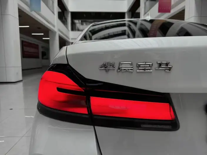 BMW 5 Series 2022 Model Facelift 530Li Leading Model M Sports Set – фото 9