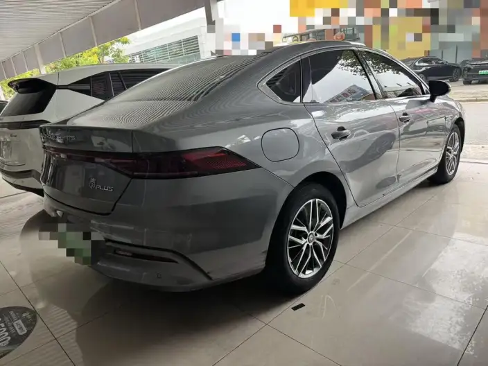 Qin Plus EV 2024 Model Honor Edition 510KM Leading Model – фото 6