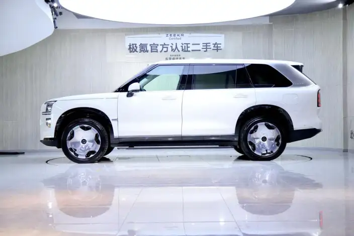 ZEEKR 9X 2025 Model Ultra Edition 70kWh VI seat – фото 4