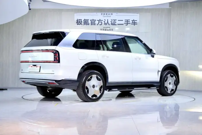 ZEEKR 9X 2025 Model Ultra Edition 70kWh VI seat – фото 7
