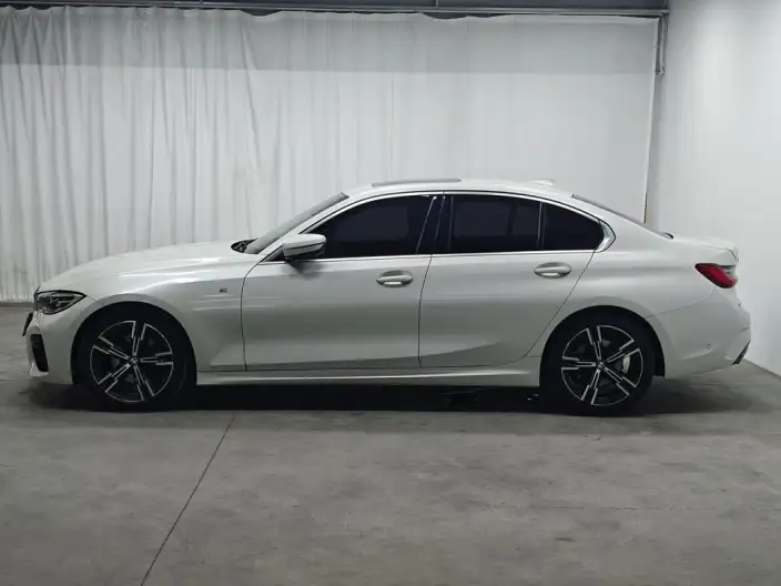 BMW 3 Series 2021 Model 325i M Sports Set – фото 4