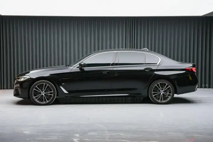 BMW 5 Series 2023 Model Facelift 530Li Leading Model M Sports Set – фото 4