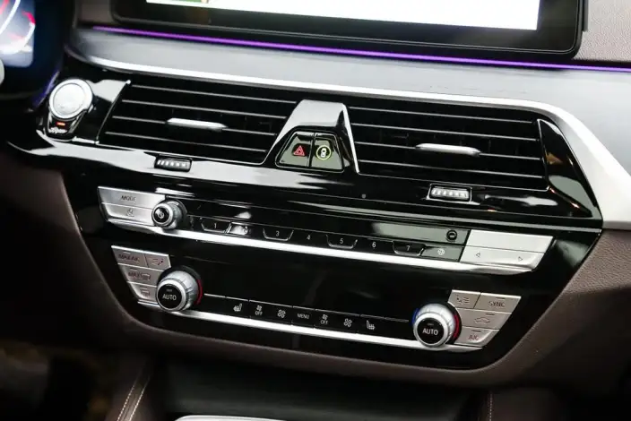 BMW 5 Series 2023 Model Facelift 530Li Leading Model M Sports Set – фото 9