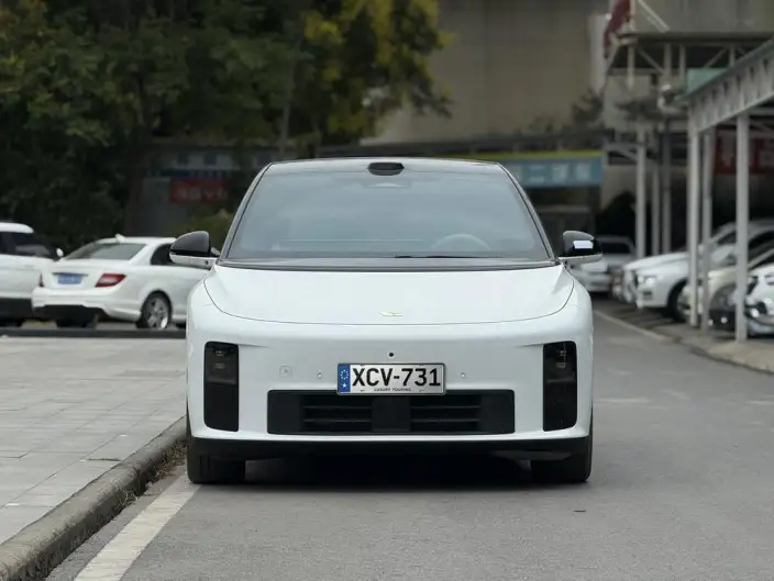 Li Auto i6 2025 Model 2WD Standard Edition – фото 2