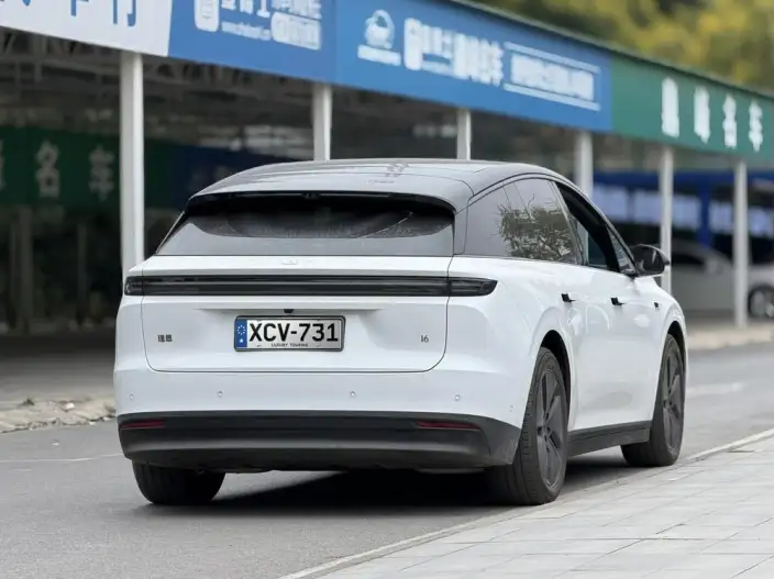 Li Auto i6 2025 Model 2WD Standard Edition – фото 5