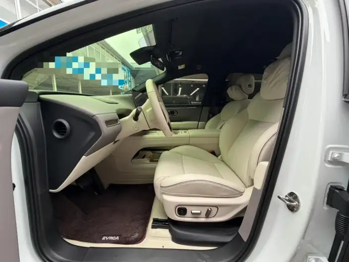 Li Auto i6 2025 Model 4WD Standard Edition – фото 8