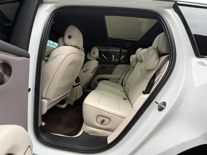 Li Auto i6 2025 Model 4WD Standard Edition – фото 9
