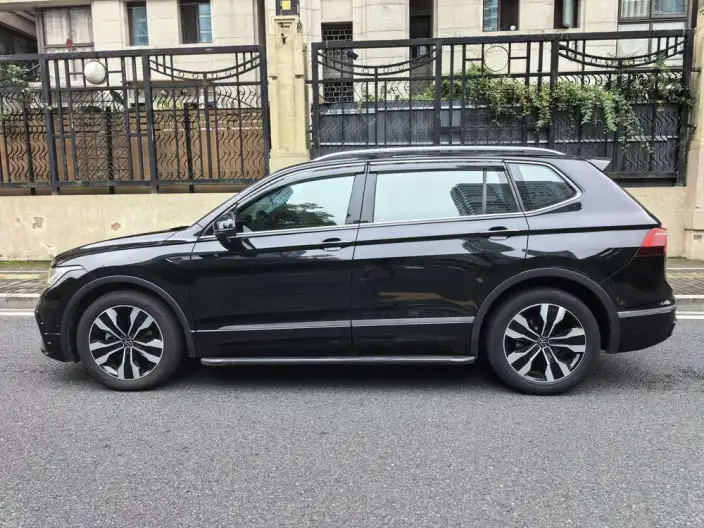 Volkswagen Tiguan L 2023 Model 330TSI 2WD R-Line Enjoy the version more – фото 4