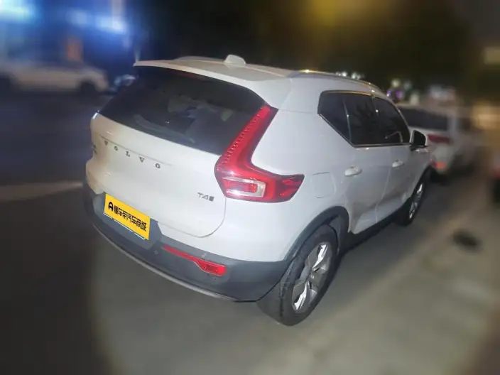 Volvo XC40 2021 Model T4 4WD Zhixing Fashion Edition – фото 2