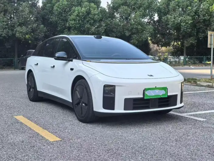 Li Auto i6 2025 Model 2WD Standard Edition – фото 3
