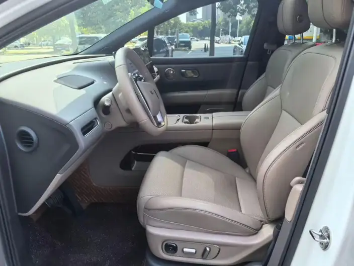 Li Auto i6 2025 Model 2WD Standard Edition – фото 7