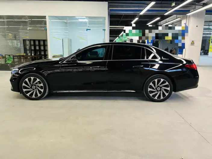 Mercedes-Benz E-Class 2025 Model E 300 L Luxury Model sedan – фото 4