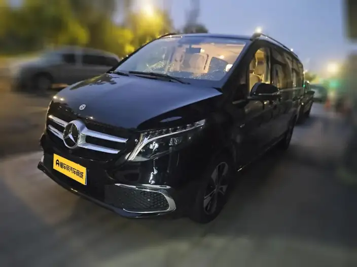 Mercedes-Benz V-Class 2022 Model V 260 L Long wheelbase Premium Edition – фото 1