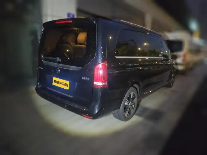 Mercedes-Benz V-Class 2022 Model V 260 L Long wheelbase Premium Edition – фото 2