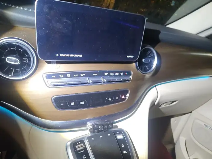 Mercedes-Benz V-Class 2022 Model V 260 L Long wheelbase Premium Edition – фото 8