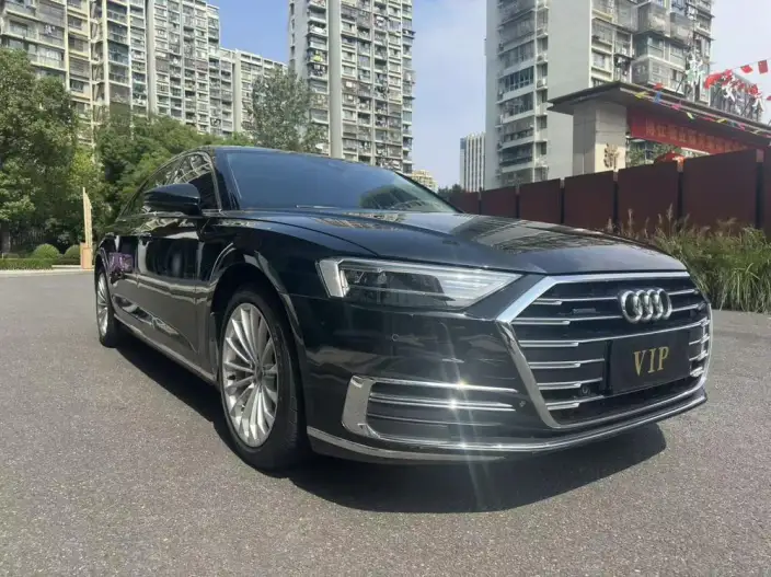 Audi A8 2021 Model A8L 50 TFSI quattro Comfort Model – фото 3