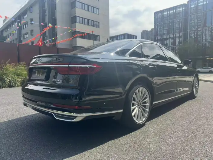 Audi A8 2021 Model A8L 50 TFSI quattro Comfort Model – фото 7