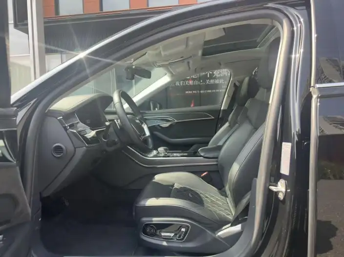 Audi A8 2021 Model A8L 50 TFSI quattro Comfort Model – фото 10