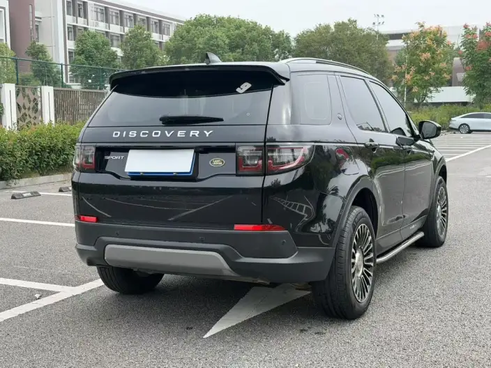 Land Rover Discovery Sport 2022 Model 200PS Family Edition 5 seat – фото 6