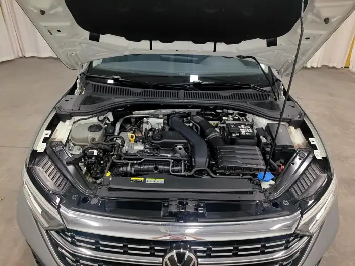 Volkswagen Sagitar 2023 Model 300TSI DSG Beyond Edition – фото 10