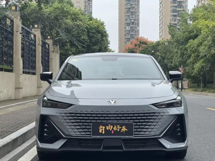 Changan UNI-V 2022 Model 1.5T Noble Model – фото 2