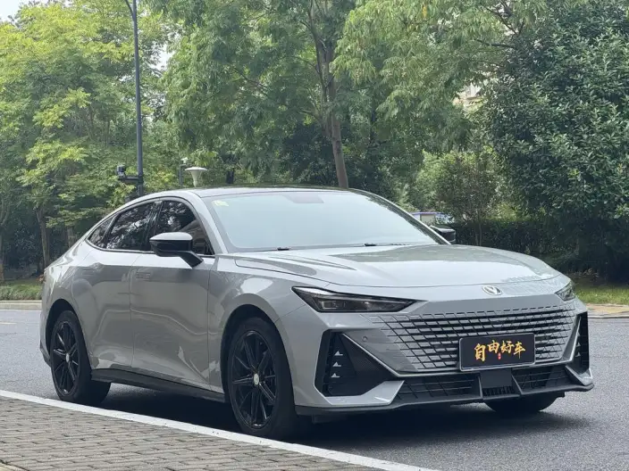 Changan UNI-V 2022 Model 1.5T Noble Model – фото 3