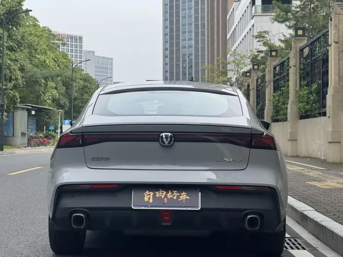 Changan UNI-V 2022 Model 1.5T Noble Model – фото 5