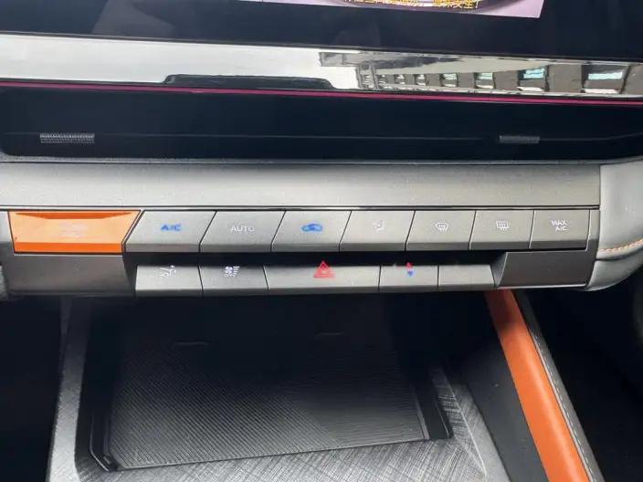 Changan UNI-V 2022 Model 1.5T Noble Model – фото 10