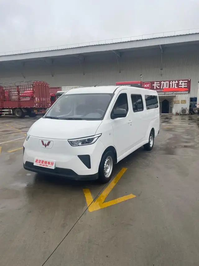 Wuling Yangguang 2024 Model 300km Comfort Model Passenger car Edition 60kW – фото 1