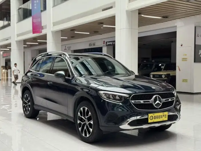 Mercedes-Benz GLC 2023 Model Facelift GLC 260 L 4MATIC Dynamic Model 5 seat – фото 3