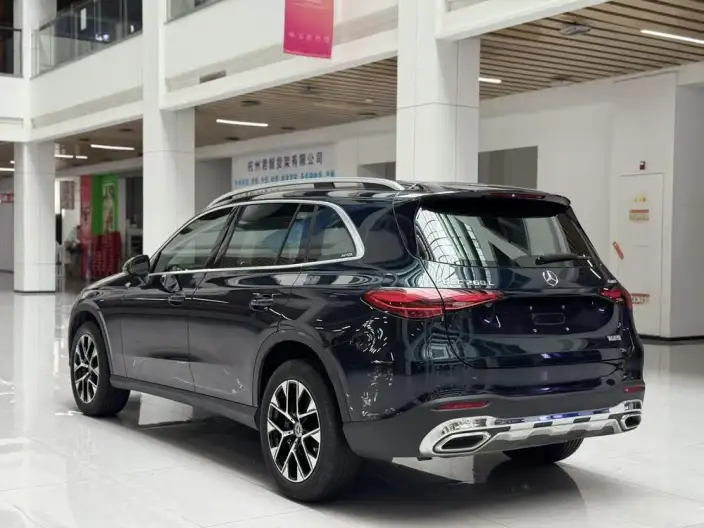 Mercedes-Benz GLC 2023 Model Facelift GLC 260 L 4MATIC Dynamic Model 5 seat – фото 5