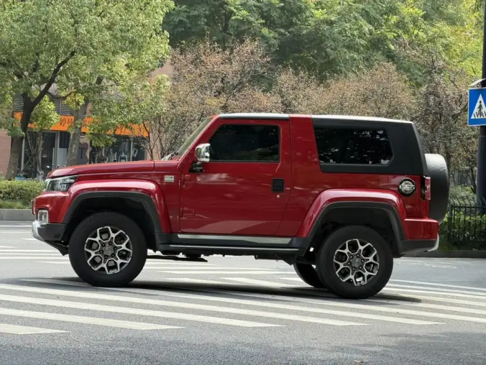 BAIC BJ40 2020 Model 2.0T Automatic 4WD Tribute to the 2020 Edition Warrior Model – фото 3