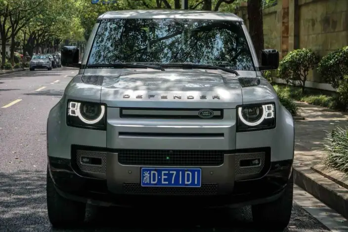 Land Rover Defender 2021 Model 90 P400 X-Dynamic S – фото 2