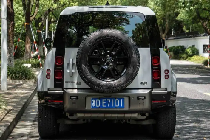 Land Rover Defender 2021 Model 90 P400 X-Dynamic S – фото 6