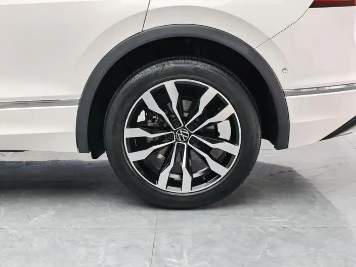 Volkswagen Tiguan L 2021 Model 330TSI Automatic 2WD R-Line Ultimate Edition – фото 9