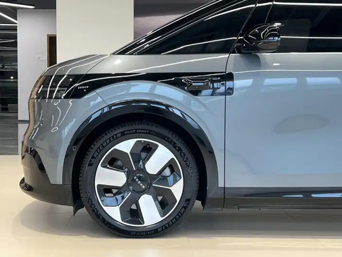 ZEEKR MIX 2025 Model 76kWh Smart Driving Edition – фото 9