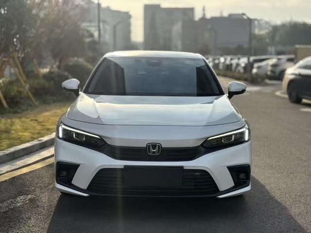 Honda Civic 2022 240TURBO CVT Dynamic – фото 2