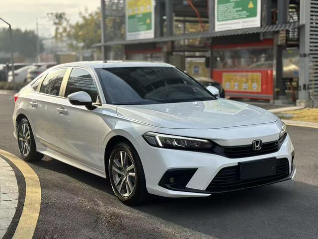 Honda Civic 2022 240TURBO CVT Dynamic – фото 3