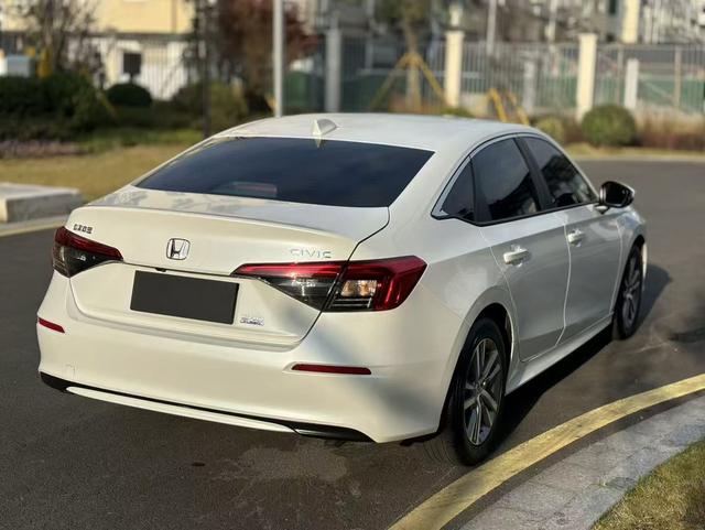 Honda Civic 2022 240TURBO CVT Dynamic – фото 5