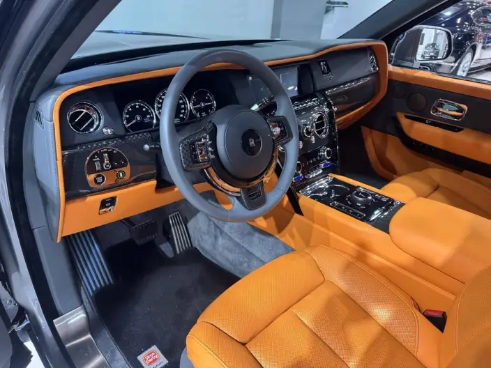 Cullinan 2020 Model Black Badge – фото 10