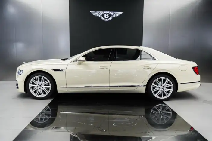Bentley Flying Spur 2022 Model Hybrid – фото 4