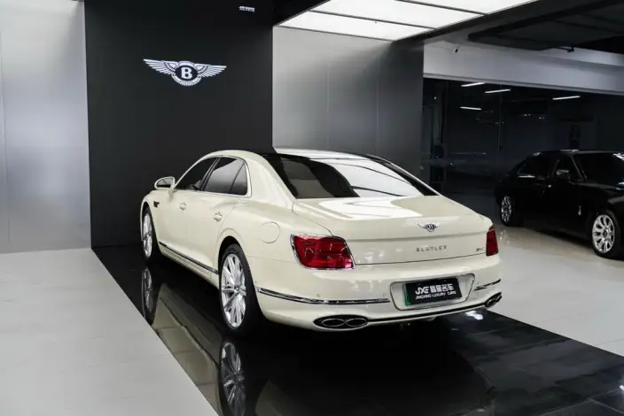 Bentley Flying Spur 2022 Model Hybrid – фото 5