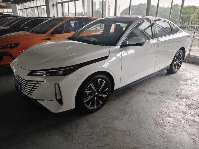 Changan Eado 2024 модификация 1.5T DCT Flagship – фото 1