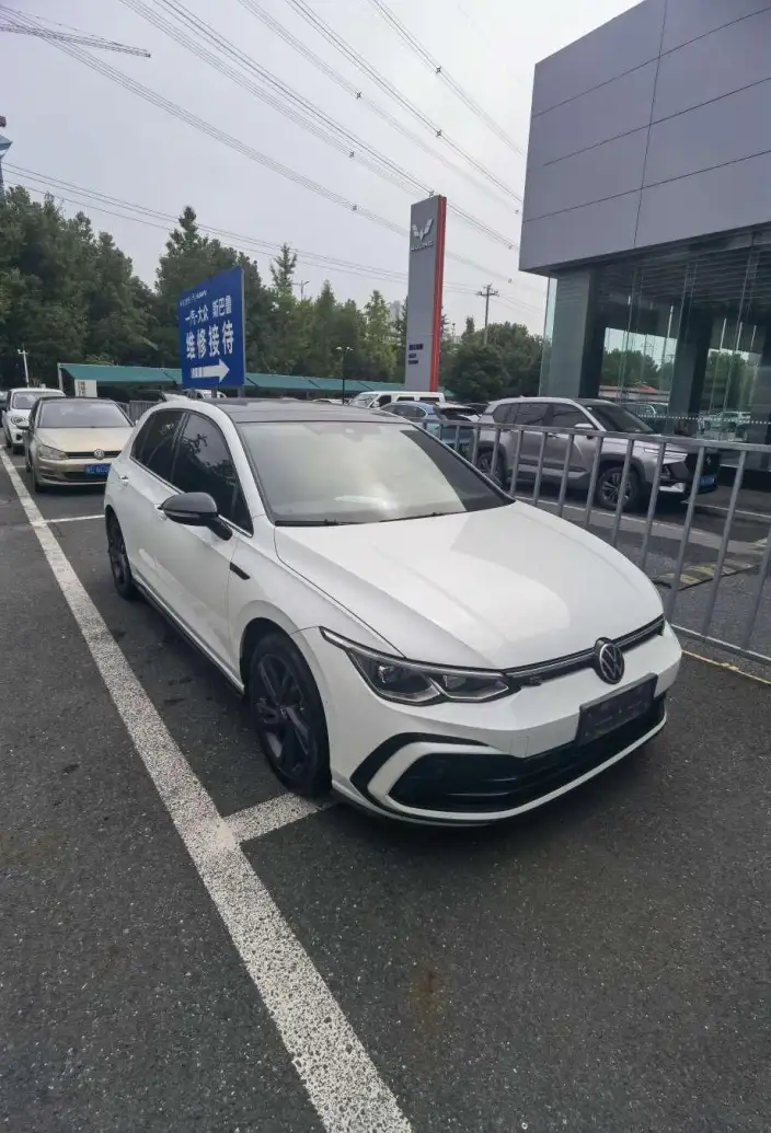 Volkswagen Golf 2021 Model 280TSI DSG Pro First Edition Edition – фото 3