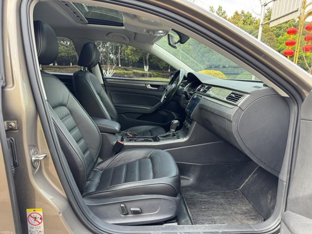 Volkswagen Passat 2017 330TSI DSG Prestige – фото 10
