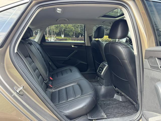 Volkswagen Passat 2017 330TSI DSG Prestige – фото 11