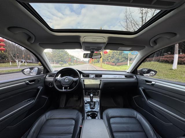 Volkswagen Passat 2017 330TSI DSG Prestige – фото 13
