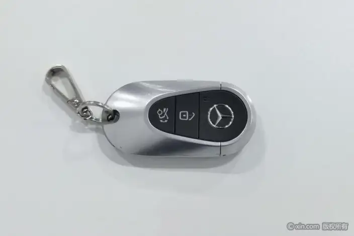 Mercedes-Benz C-Class PHEV 2023 Model Facelift C 350 eL – фото 6