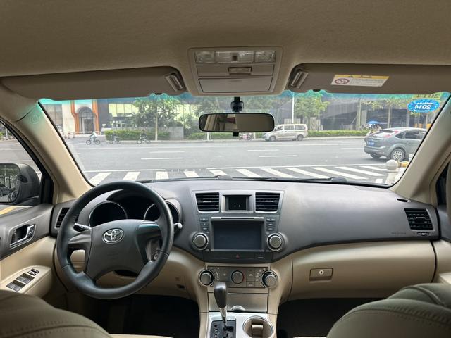 Toyota Highlander 2012 2.7L 2WD 5-seat Elite – фото 11